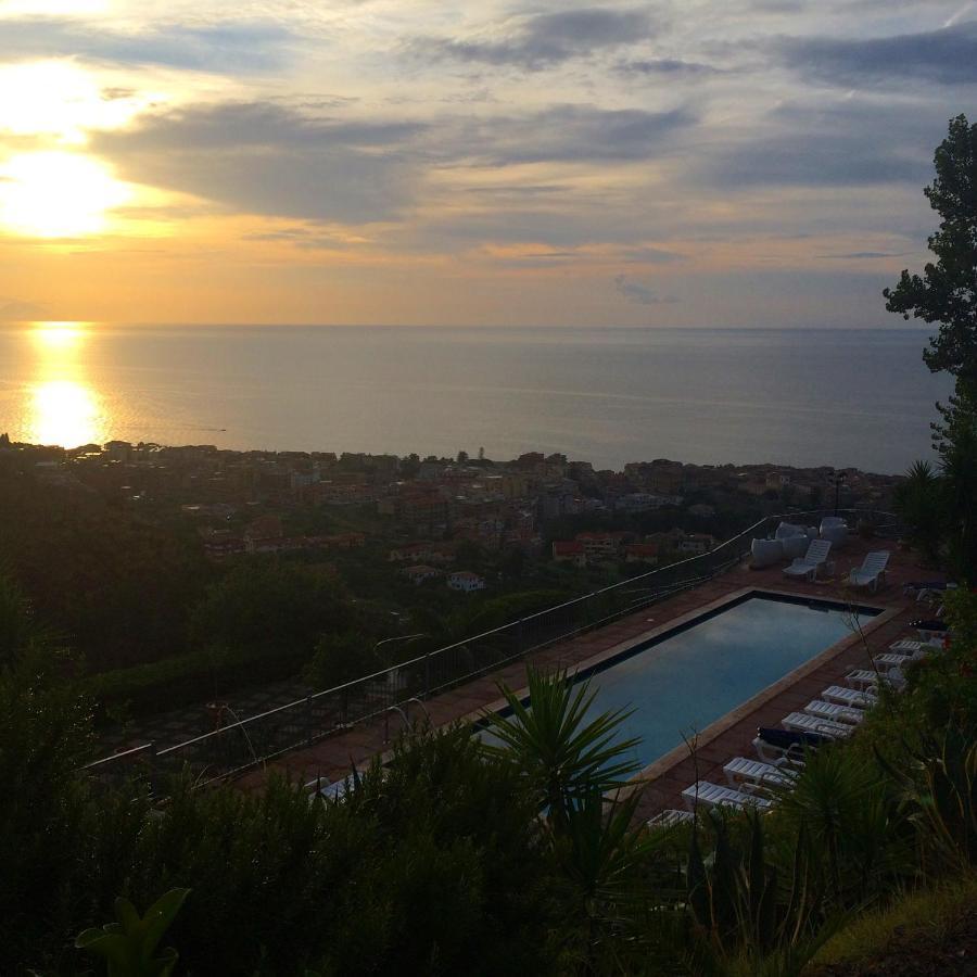 Villa Del Conte Drapia Exteriér fotografie