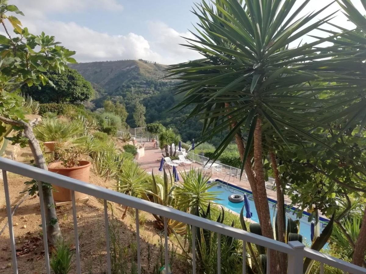 Villa Del Conte Drapia Exteriér fotografie