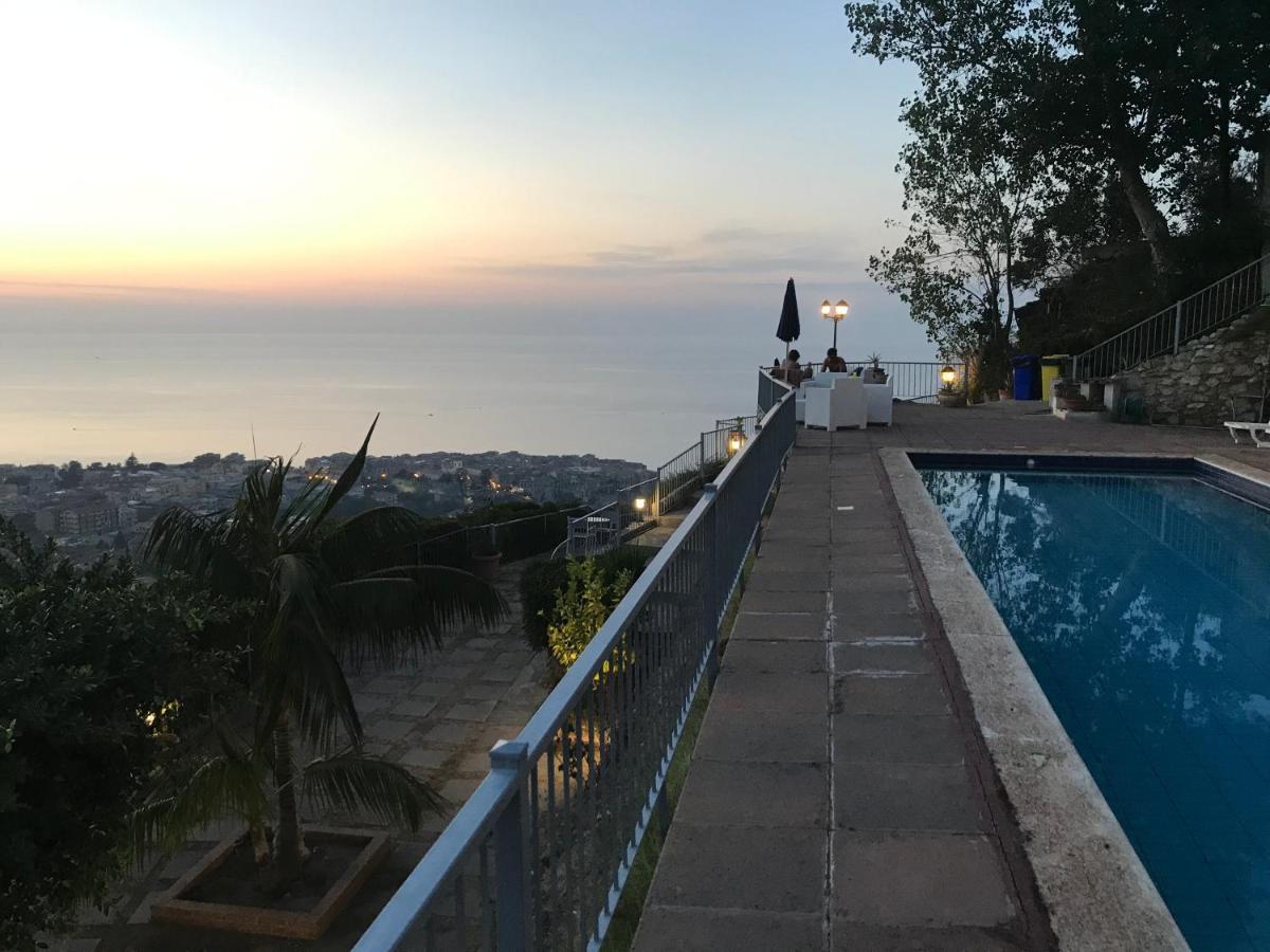 Villa Del Conte Drapia Exteriér fotografie