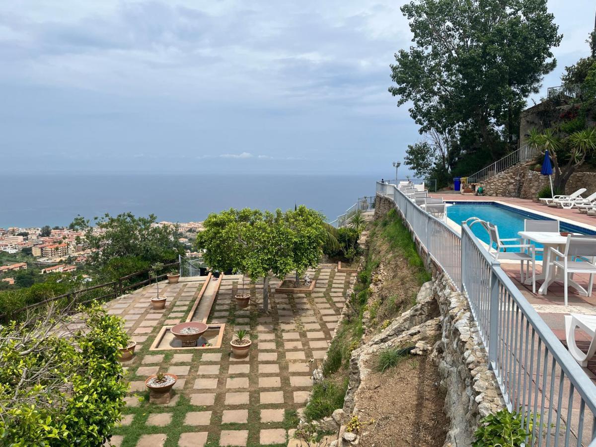 Villa Del Conte Tropea Exteriér fotografie